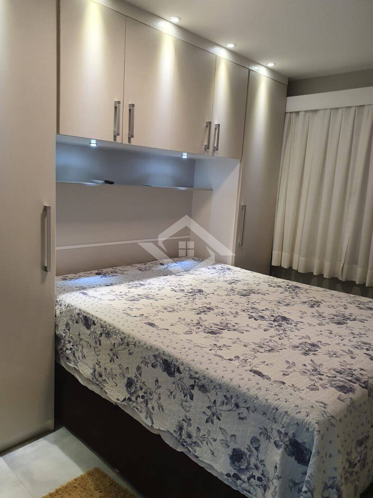 Apartamento à venda com 2 quartos, 70m² - Foto 17