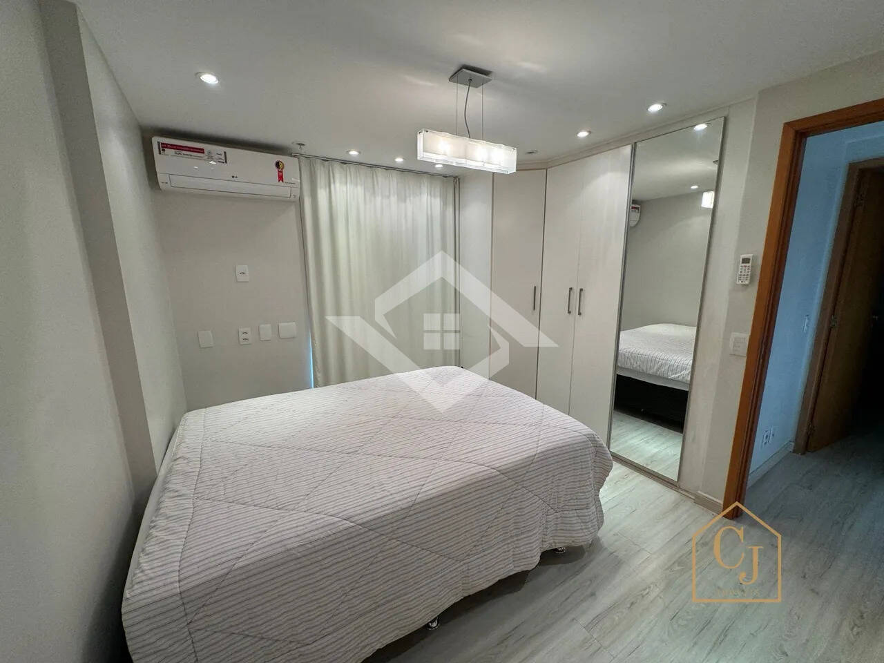 Apartamento à venda com 3 quartos, 105m² - Foto 8