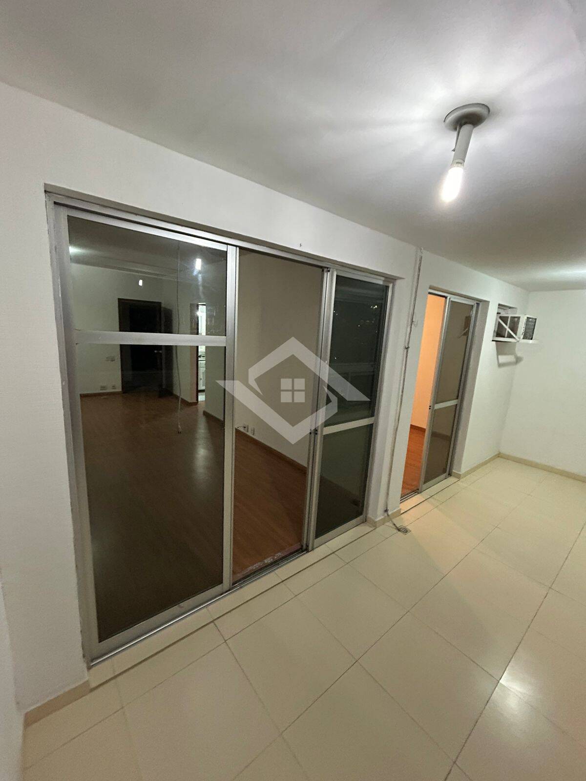 Apartamento para alugar com 1 quarto, 47m² - Foto 5