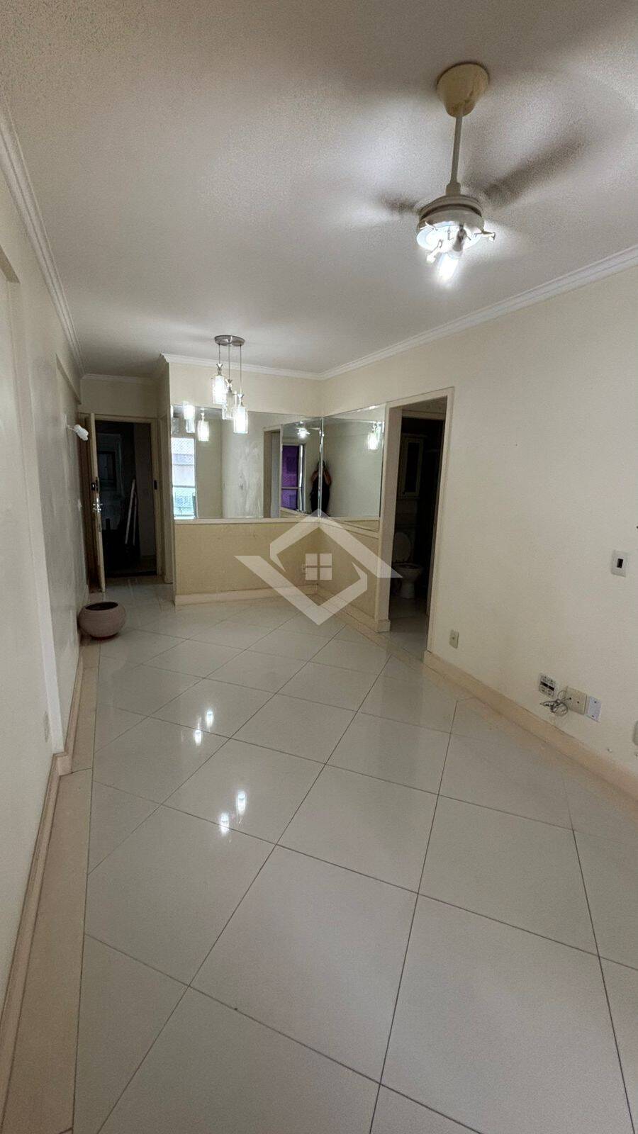 Apartamento à venda com 2 quartos, 61m² - Foto 4