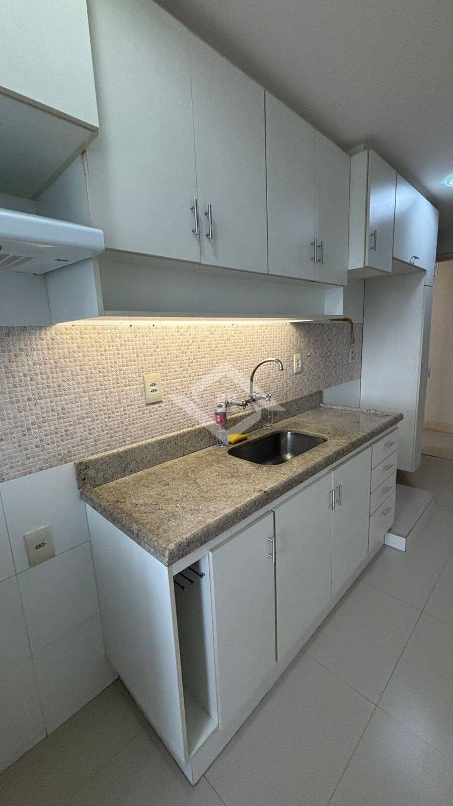 Apartamento à venda com 2 quartos, 61m² - Foto 9