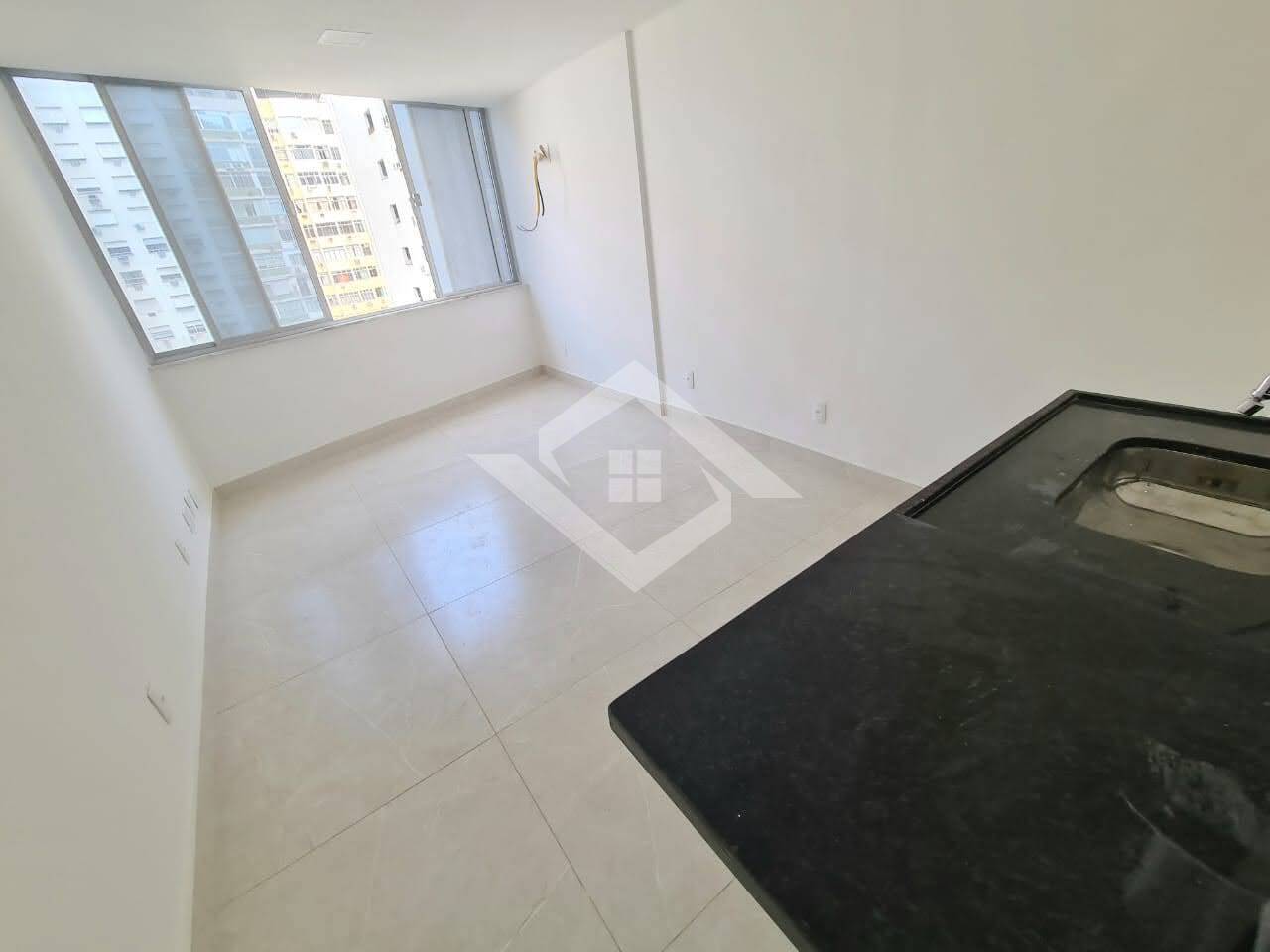 Apartamento à venda com 1 quarto, 35m² - Foto 1