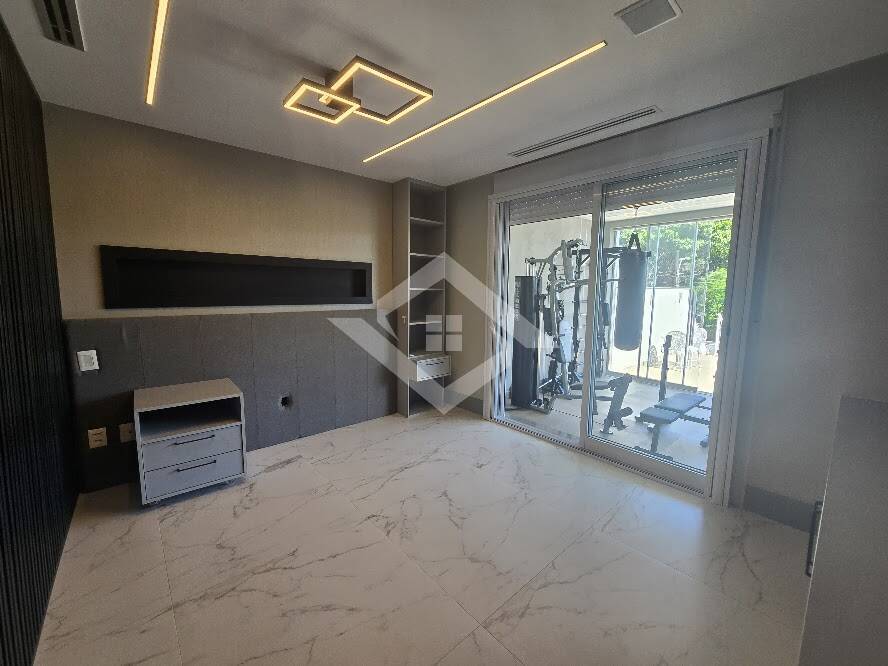 Casa à venda com 5 quartos, 300m² - Foto 36