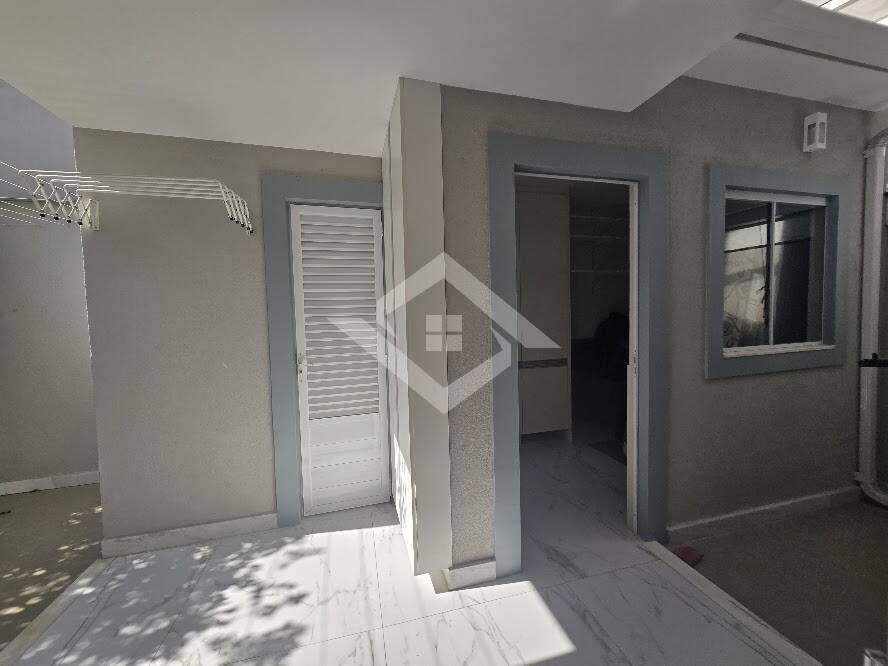 Casa à venda com 5 quartos, 300m² - Foto 18