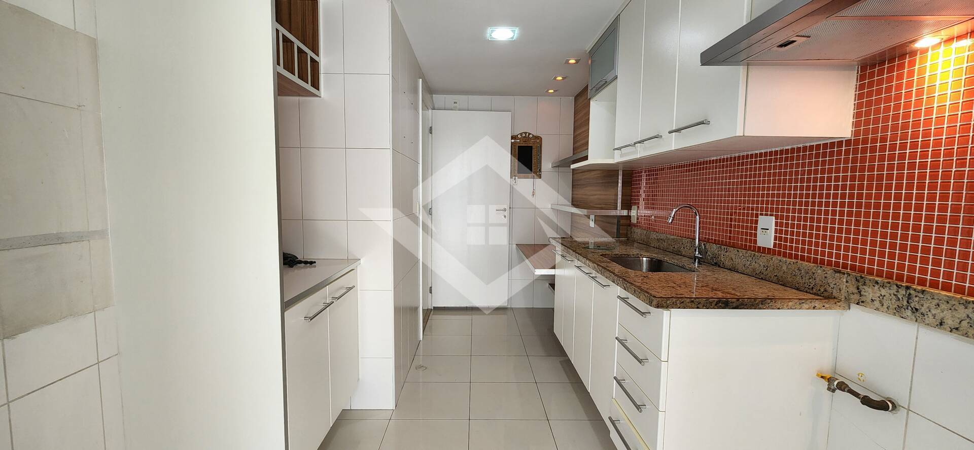 Apartamento à venda com 3 quartos, 97m² - Foto 8