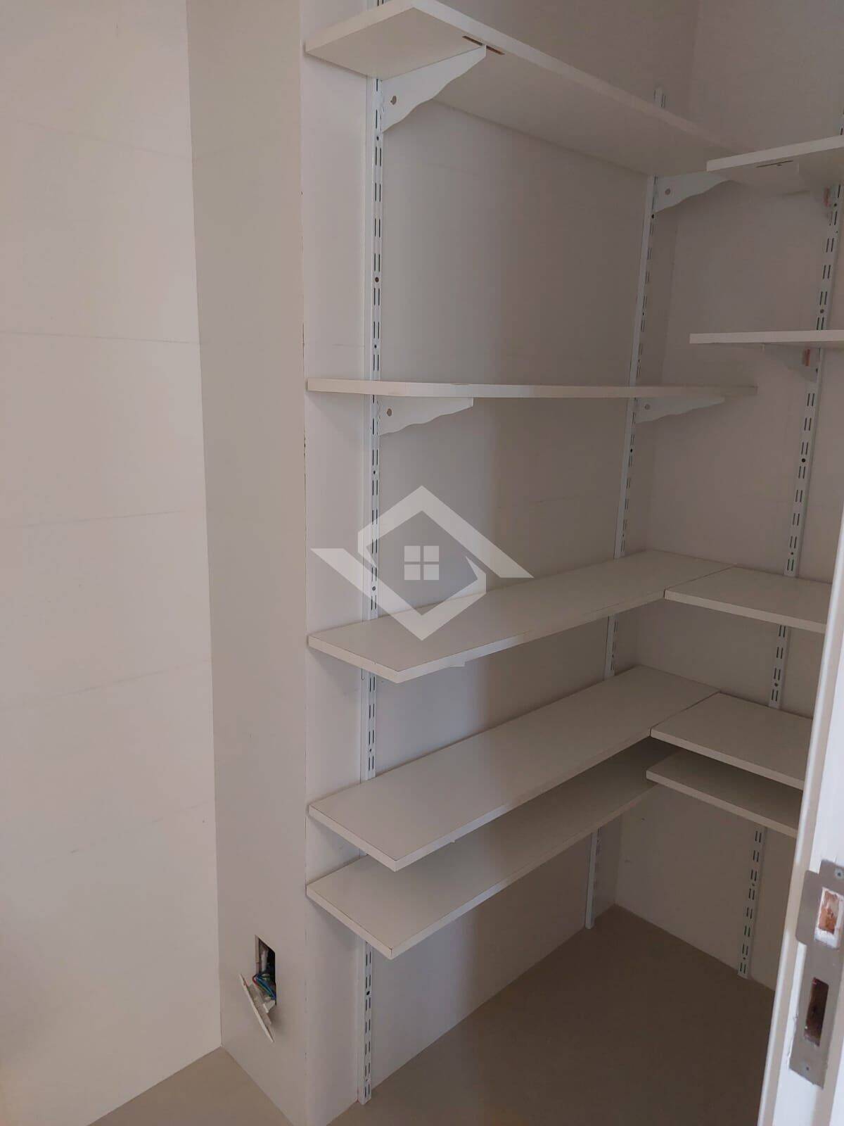 Apartamento à venda com 3 quartos, 151m² - Foto 8