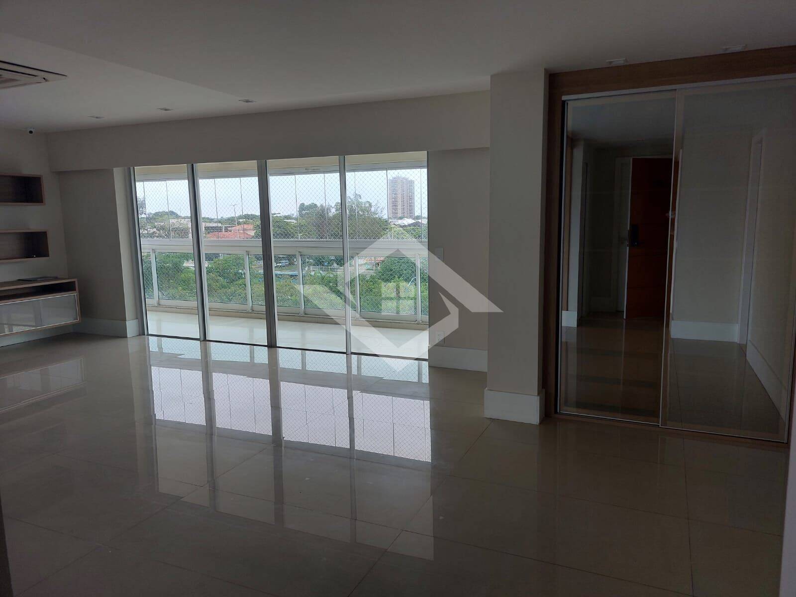 Apartamento à venda com 3 quartos, 151m² - Foto 1