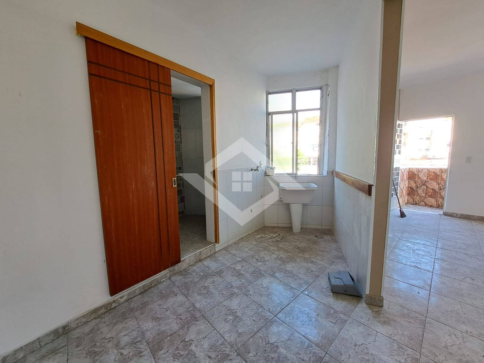 Casa para alugar com 2 quartos, 70m² - Foto 15