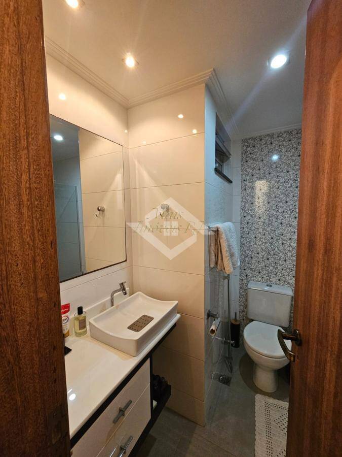 Apartamento à venda com 3 quartos, 96m² - Foto 2