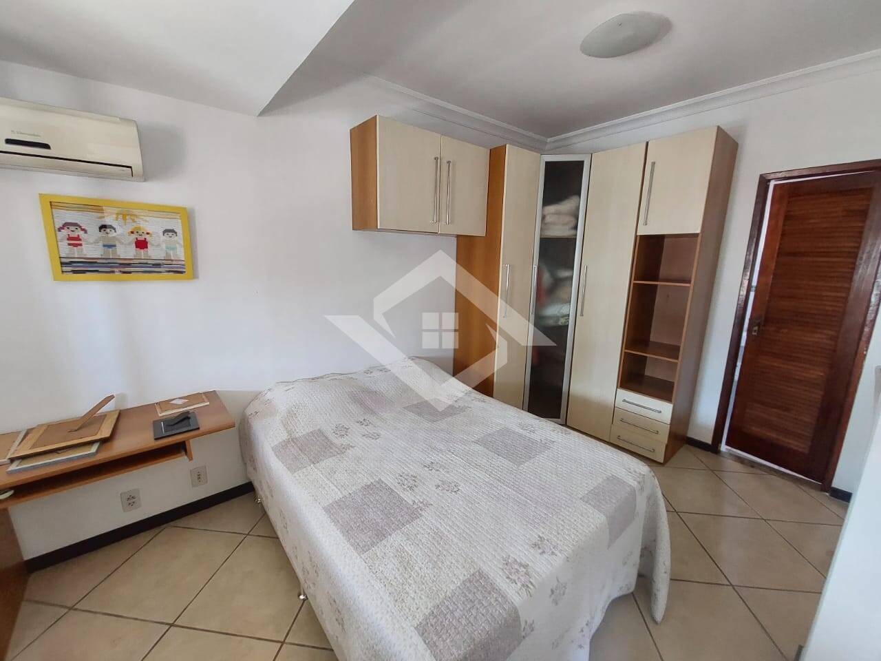 Casa de Condomínio à venda com 3 quartos, 150m² - Foto 4