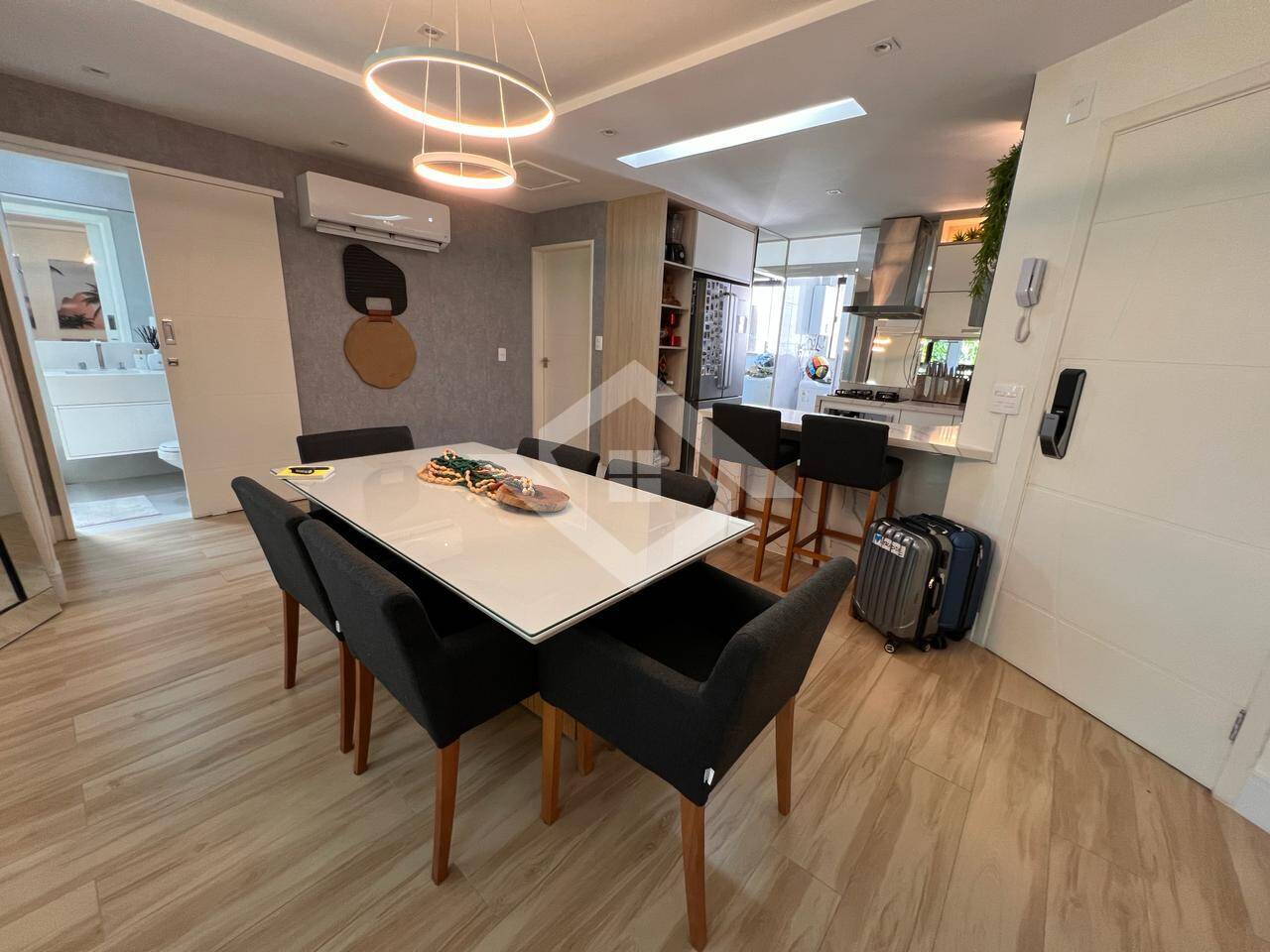 Apartamento à venda com 2 quartos, 113m² - Foto 1