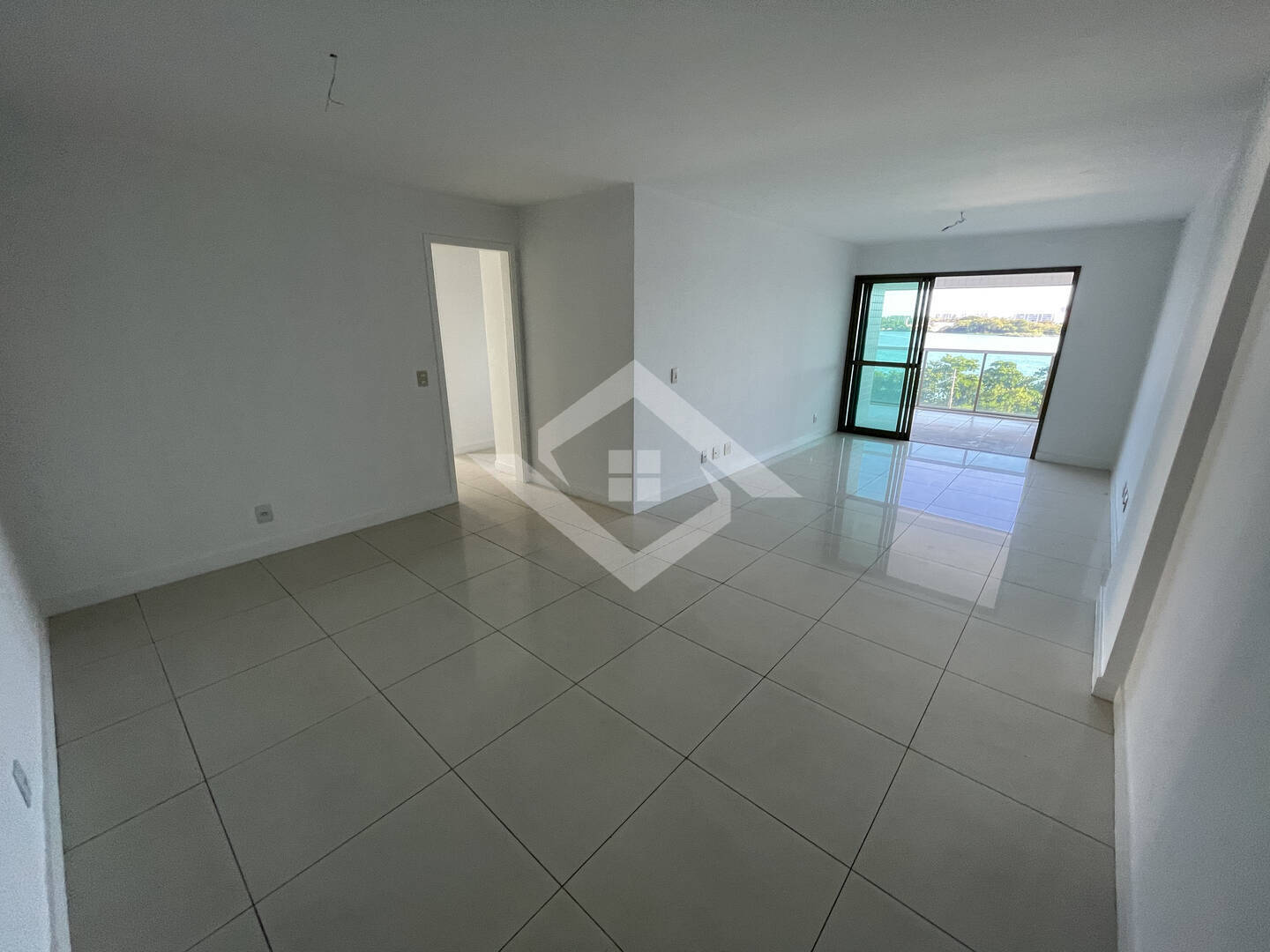 Apartamento à venda com 3 quartos, 148m² - Foto 3