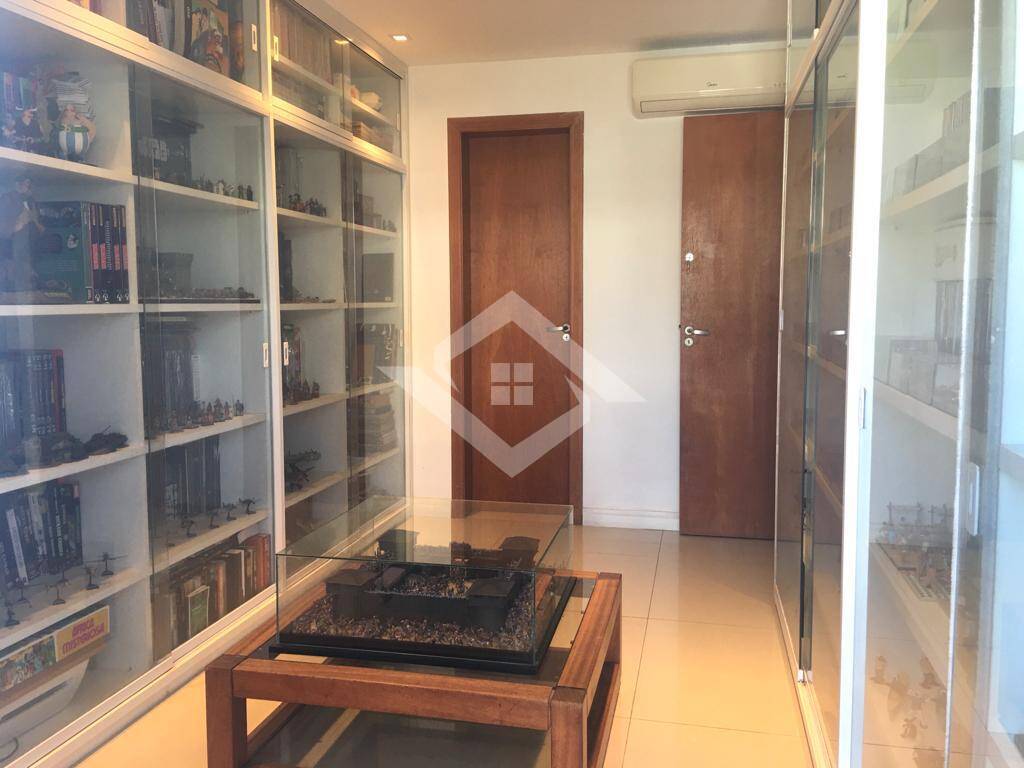 Casa à venda com 3 quartos, 264m² - Foto 13