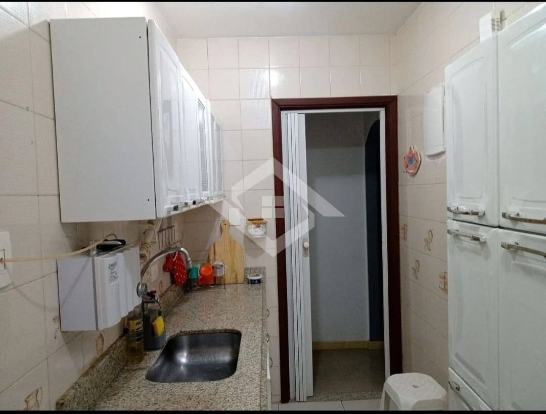 Apartamento à venda com 2 quartos, 60m² - Foto 3