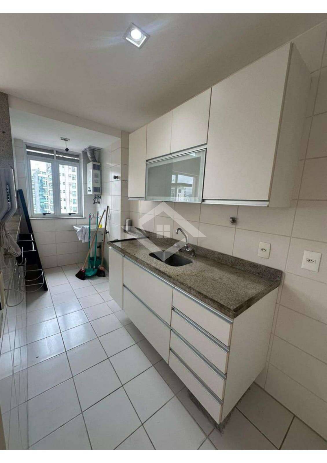 Apartamento à venda com 2 quartos, 124m² - Foto 3