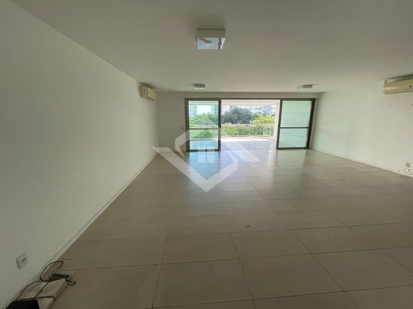 Apartamento à venda com 4 quartos, 275m² - Foto 3