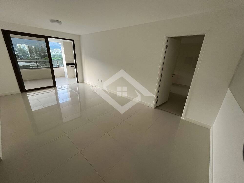 Apartamento à venda com 3 quartos, 134m² - Foto 1