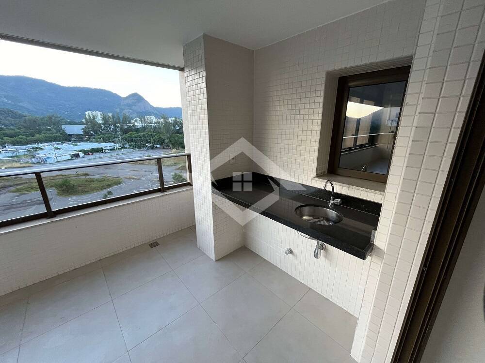 Apartamento à venda com 3 quartos, 134m² - Foto 3