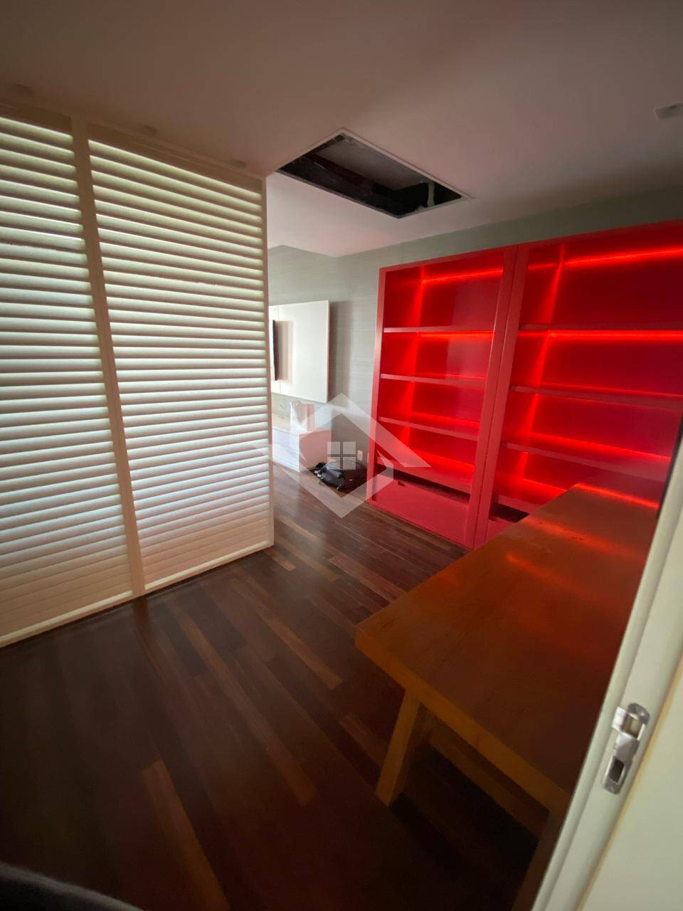 Apartamento à venda com 4 quartos, 330m² - Foto 6