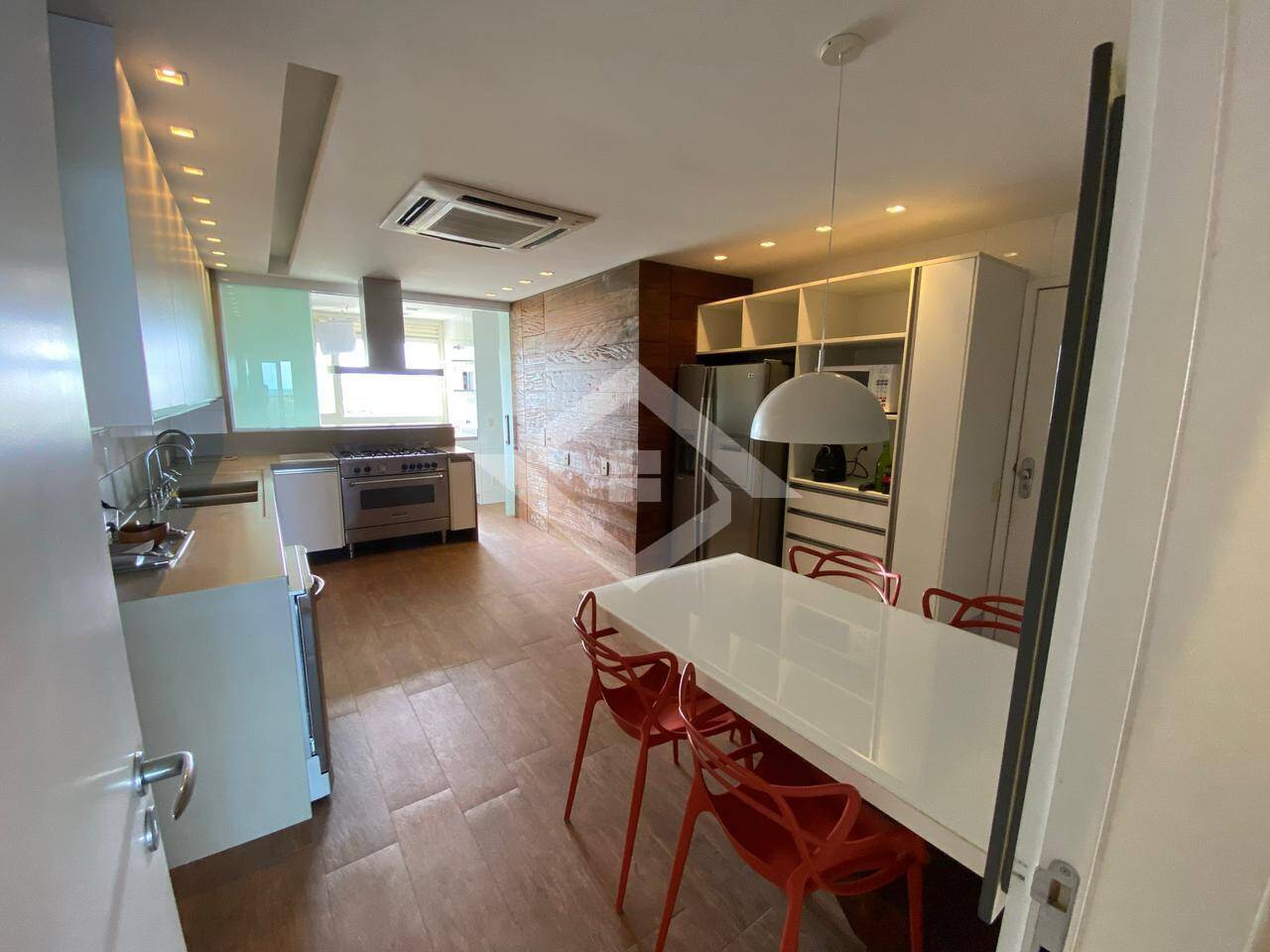 Apartamento à venda com 4 quartos, 330m² - Foto 11