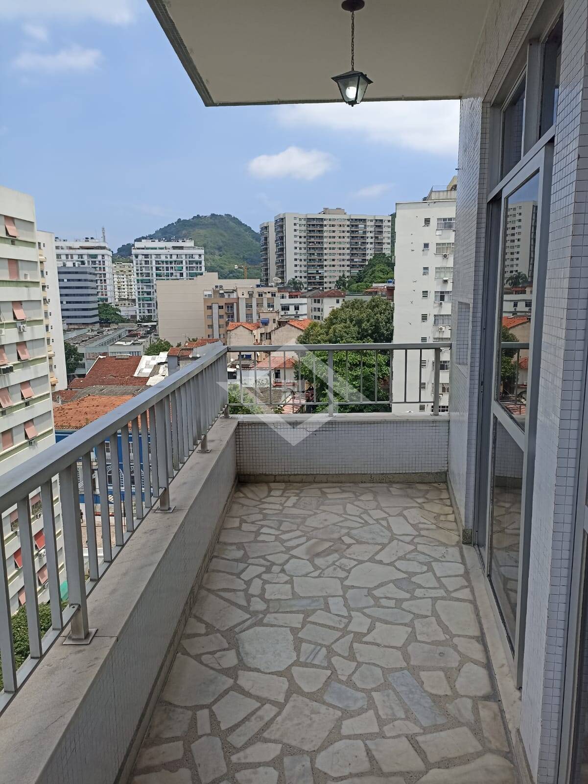 Apartamento à venda com 3 quartos, 100m² - Foto 1