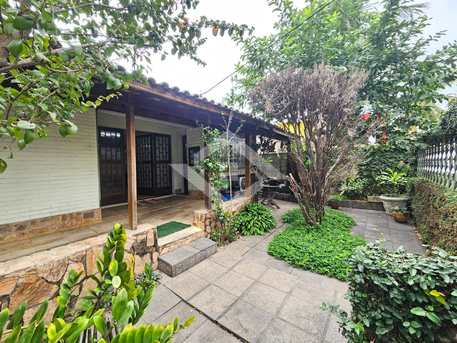 Casa à venda com 3 quartos, 370m² - Foto 9