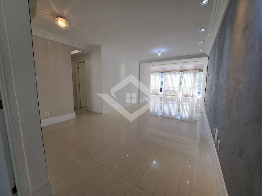 Apartamento à venda com 2 quartos, 119m² - Foto 4