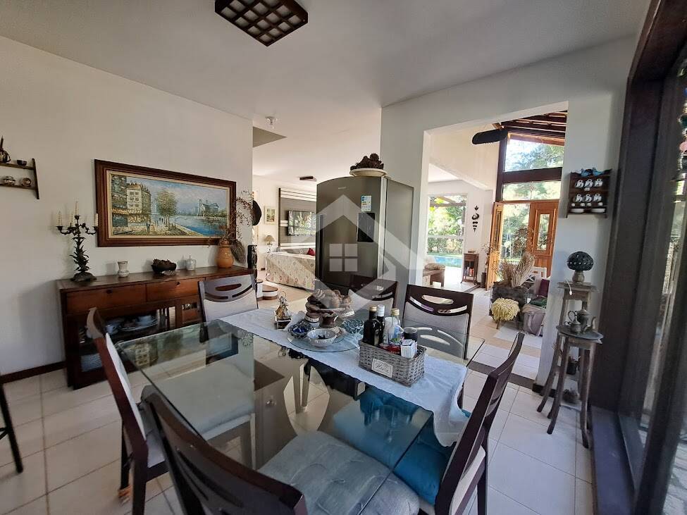 Casa à venda com 4 quartos, 300m² - Foto 9