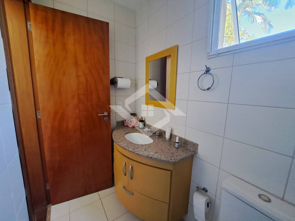 Casa à venda com 4 quartos, 300m² - Foto 37