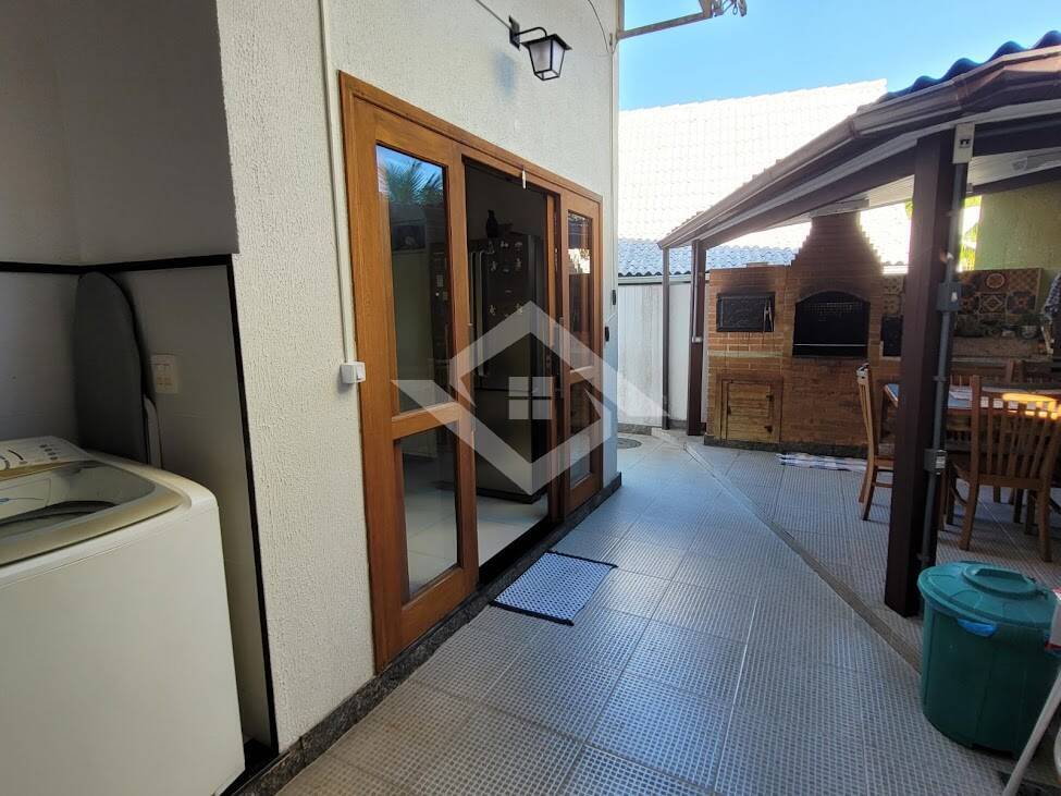 Casa à venda com 3 quartos, 84m² - Foto 35