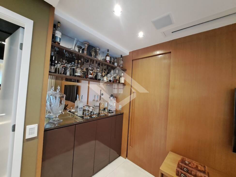 Apartamento à venda com 3 quartos, 157m² - Foto 14