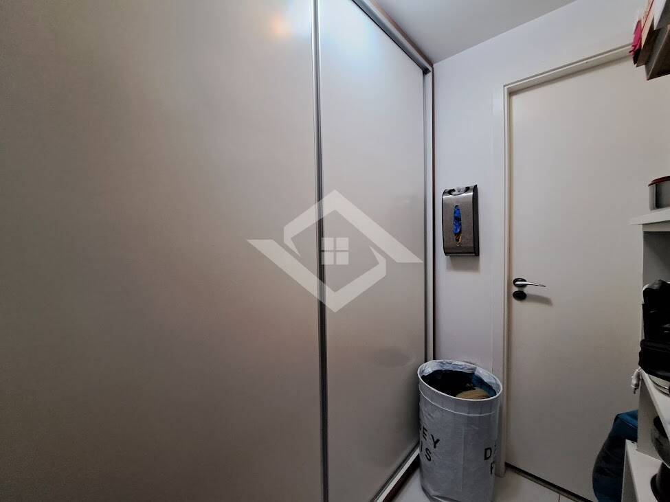 Apartamento à venda com 3 quartos, 157m² - Foto 46