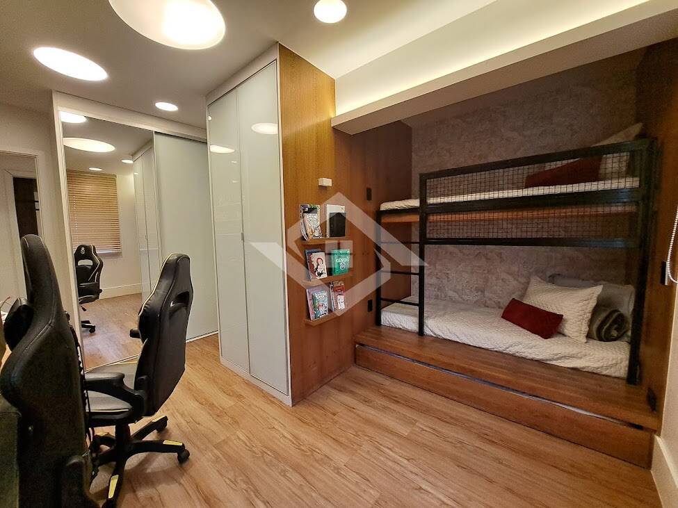 Apartamento à venda com 3 quartos, 157m² - Foto 19