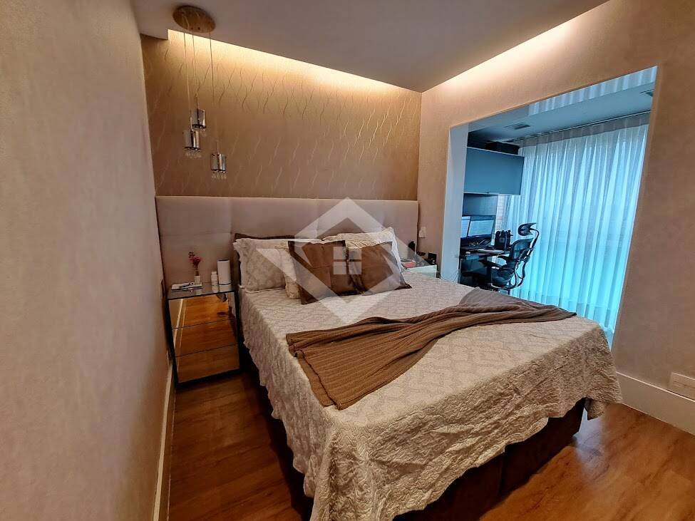 Apartamento à venda com 3 quartos, 157m² - Foto 29